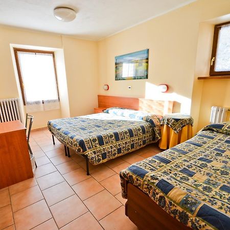Hotel Miramonti クラヴィエーレ エクステリア 写真