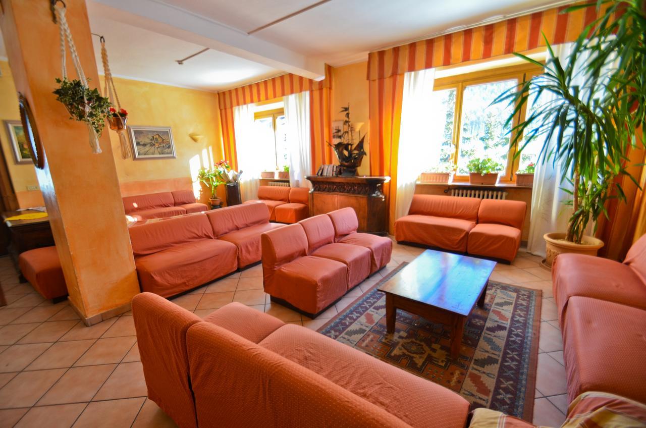 Hotel Miramonti クラヴィエーレ エクステリア 写真